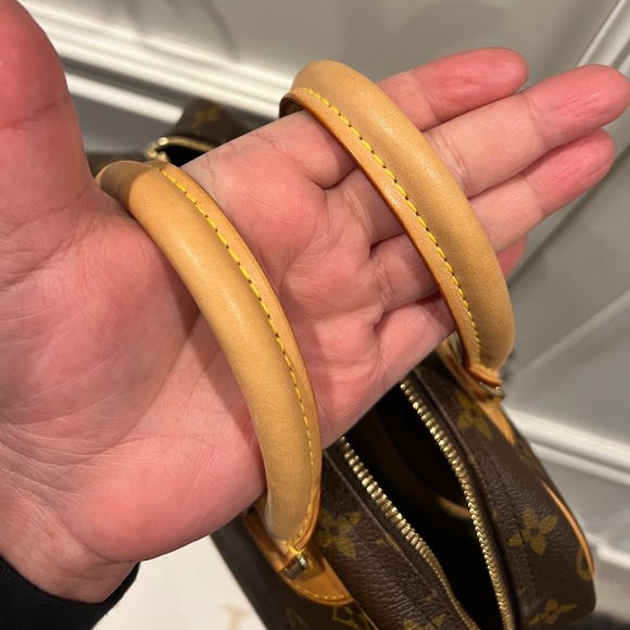 *100% Authentic* Louis Vuitton Trouville Toiletry Bag - Picture 8 of 12